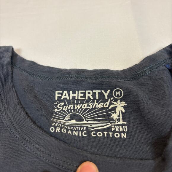 Faherty Sunwashed Regenerative Tee Shirt Men's Medium Organic Cotton Minimalist - Picture 6 of 11
